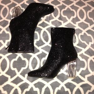 ❌ SOLD ❌ NEW Black glittery boots!